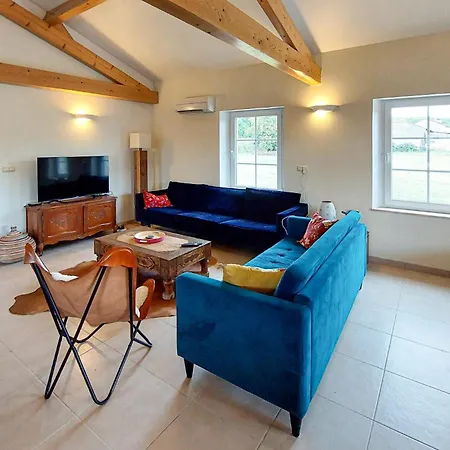 Holiday home Amazing In With Kitchen *